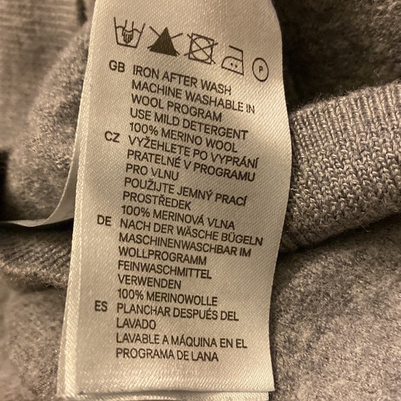 H&M crop turtleneck - Picture 3 of 3